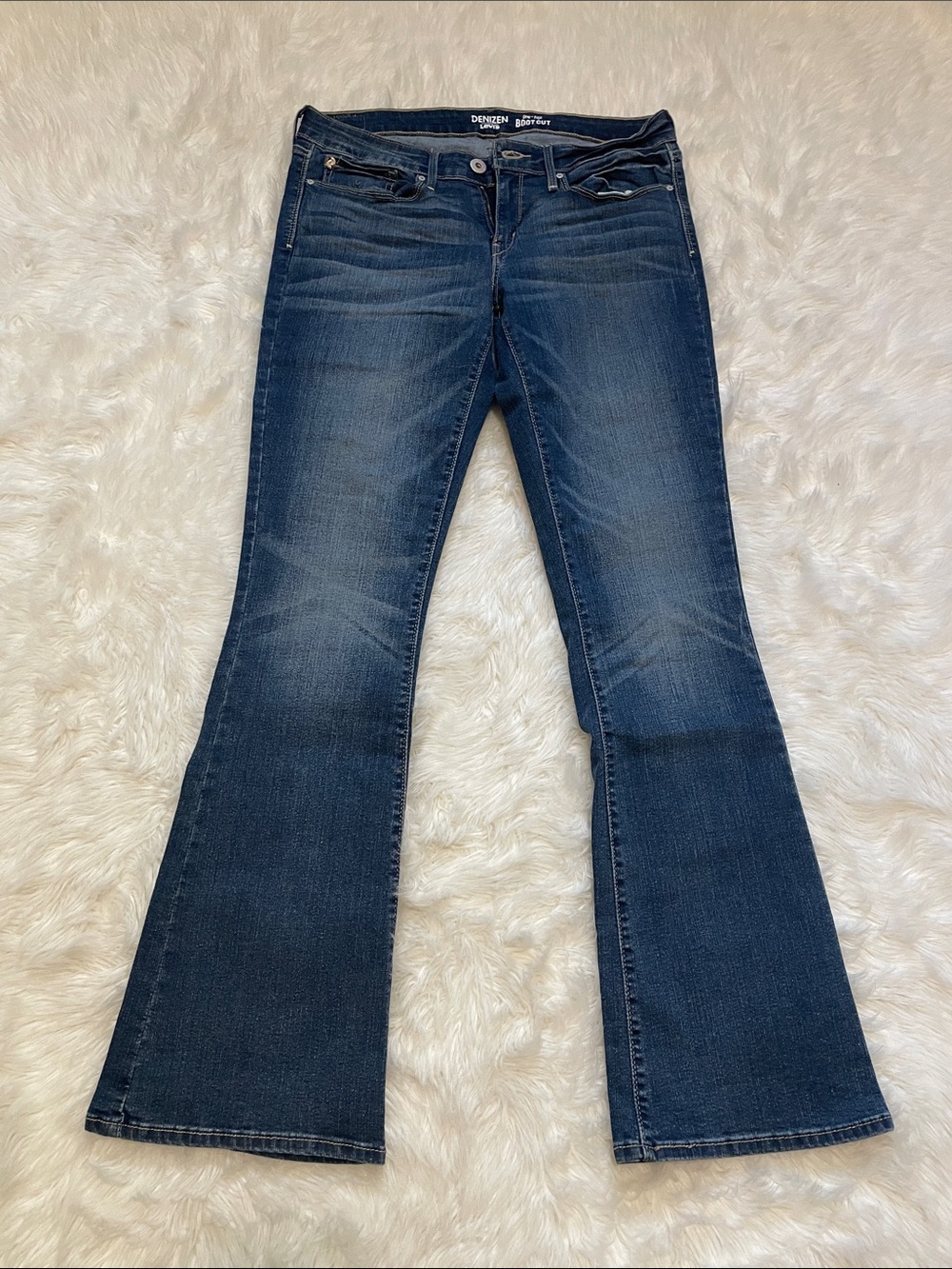 Levi's Denizen Dark Blue Low rise boot cut Jeans 31W or Size 13